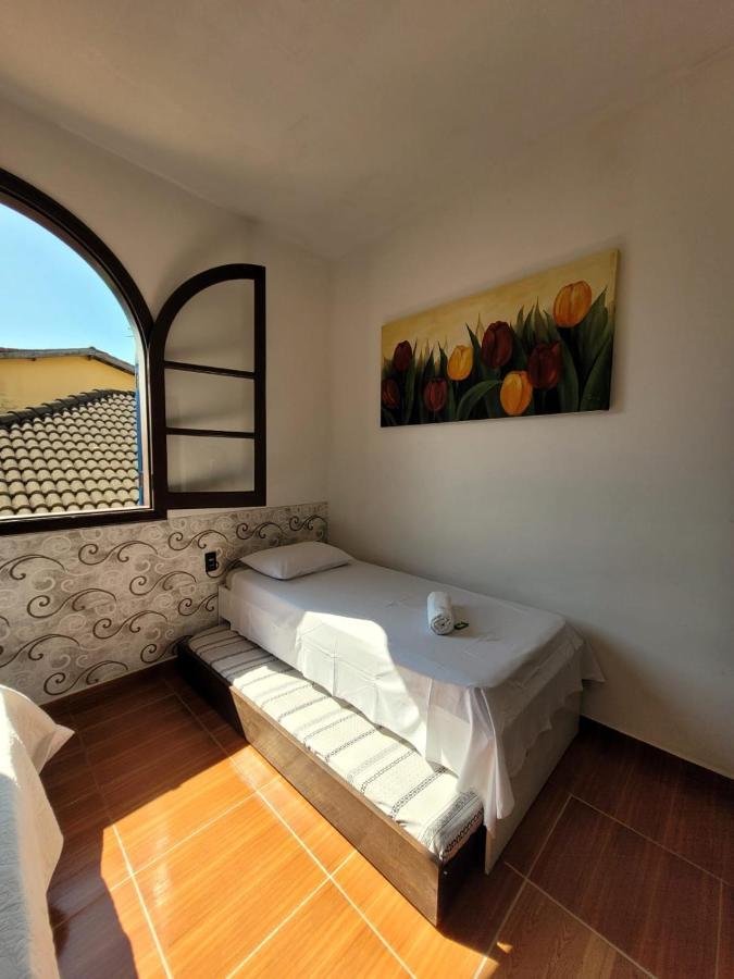 Bed and Breakfast Casa Da Edna Гуаружа Екстер'єр фото