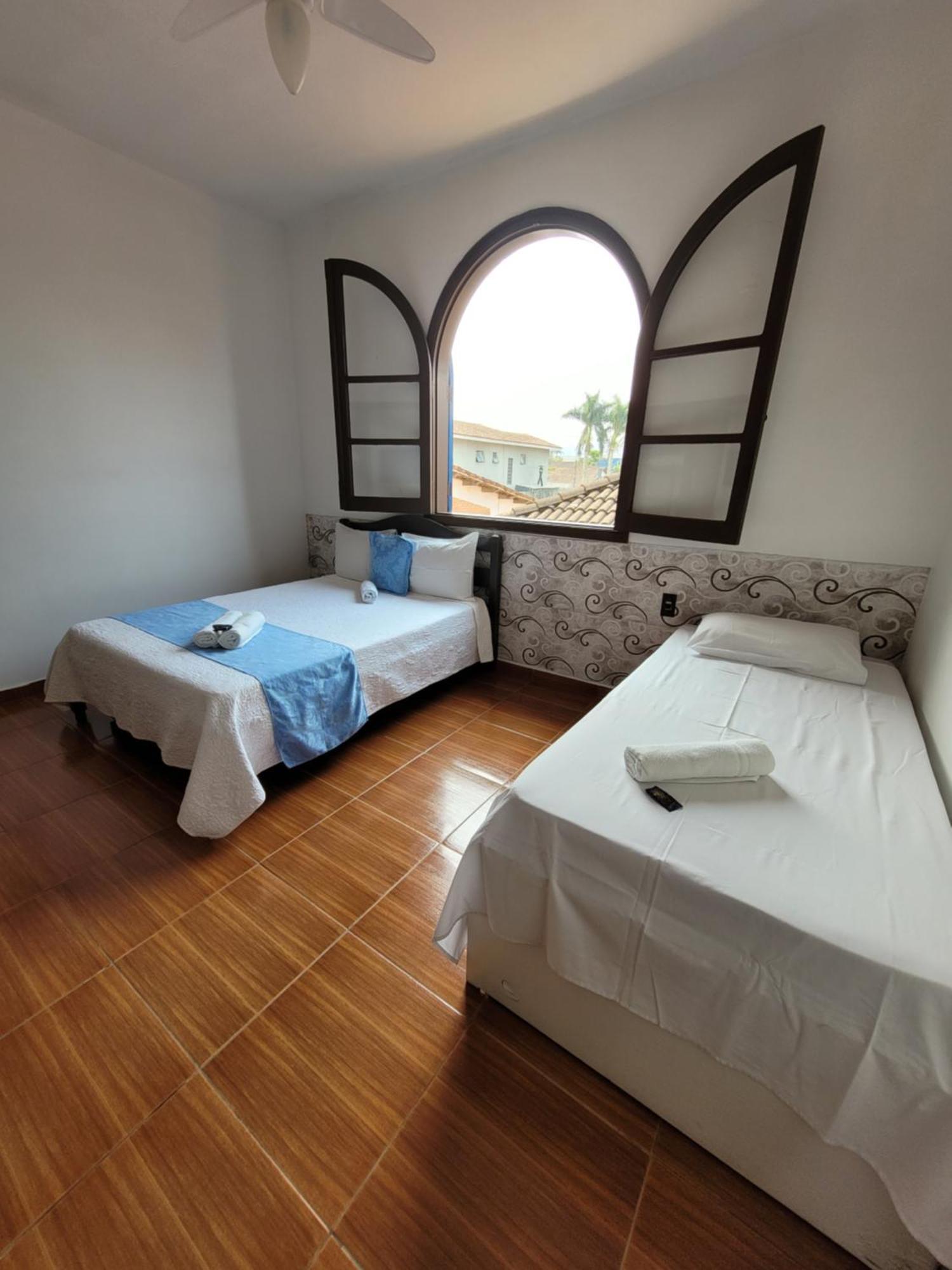 Bed and Breakfast Casa Da Edna Гуаружа Екстер'єр фото